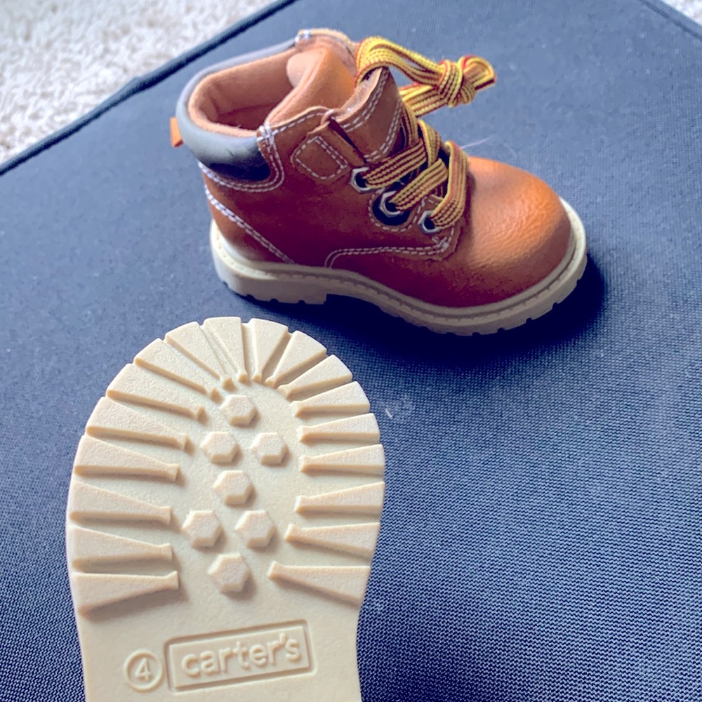 Carters boy shoes size 4